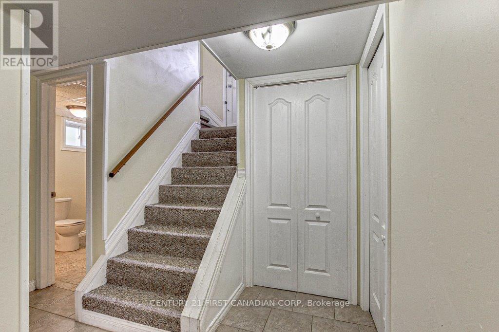 Photo 19 of 32 for 1598 Hansuld Street
