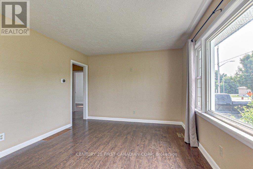 Photo 4 of 32 for 1598 Hansuld Street