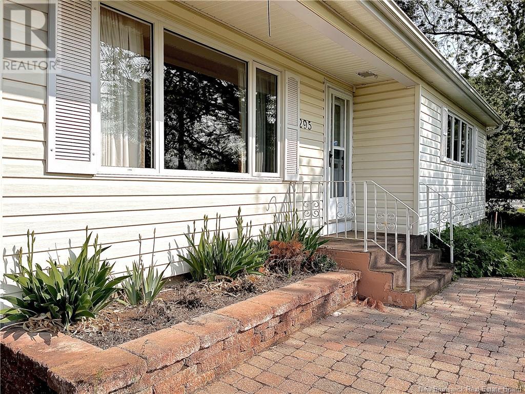 Property at 295 King George HWY image 4