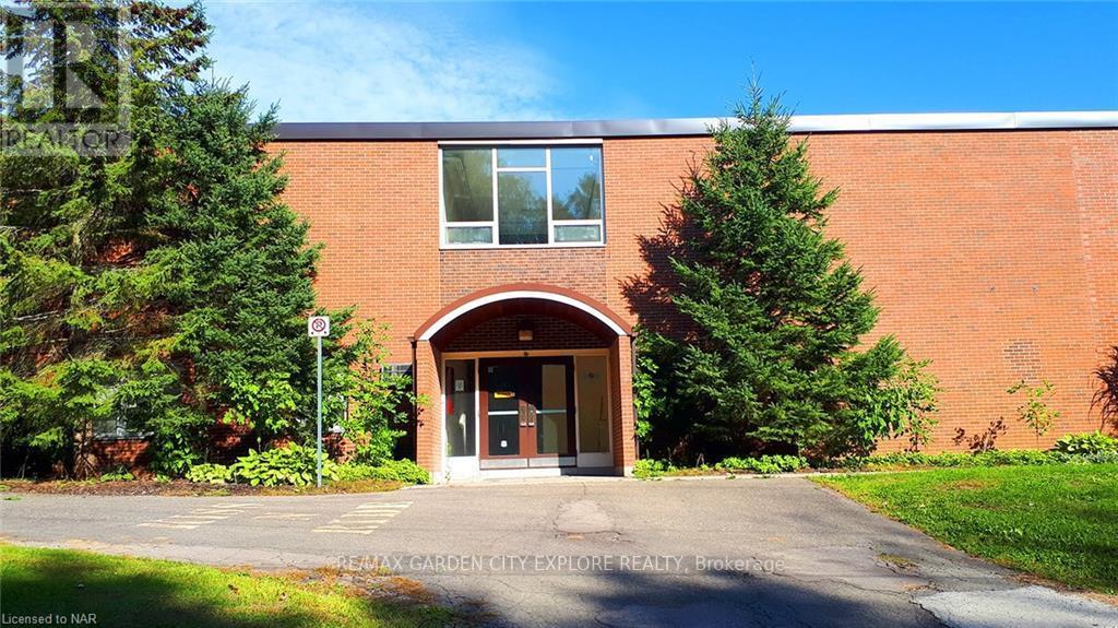 1165 Centre Street, Pelham, Ontario  L0S 1C0 - Photo 1 - X12188591