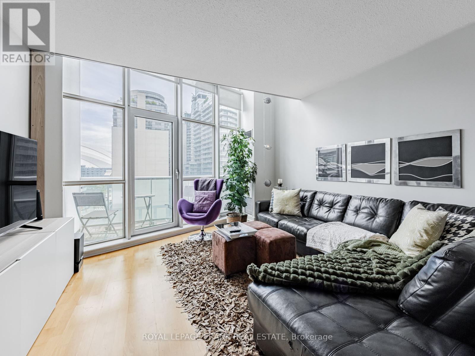 914 - 36 Blue Jays Way, Toronto, Ontario M5V 3T3 - Photo 8 - C12188587