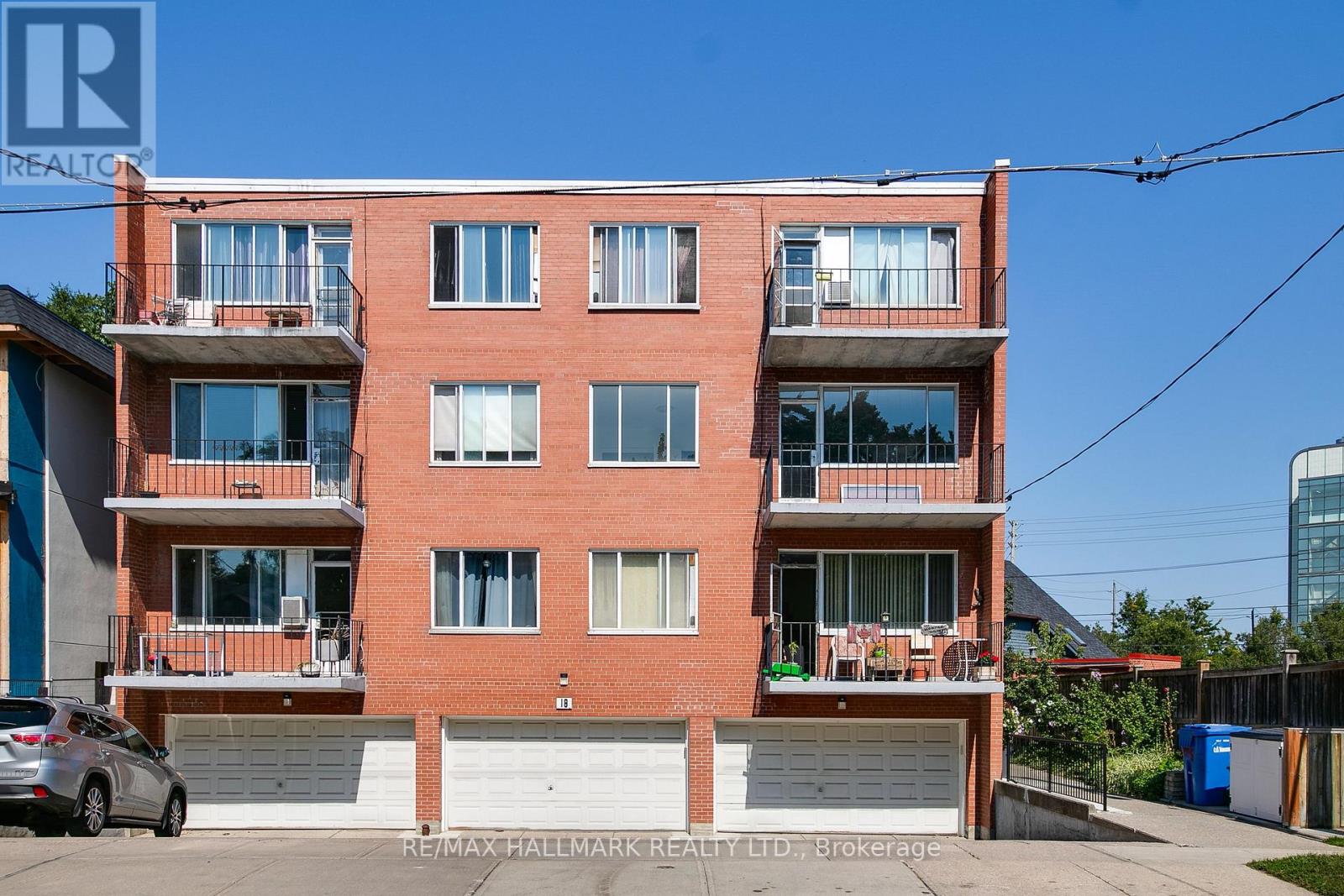 2 - 18 Kenrae Road, Toronto (Leaside), Ontario  M4G 1Y1 - Photo 1 - C12188294