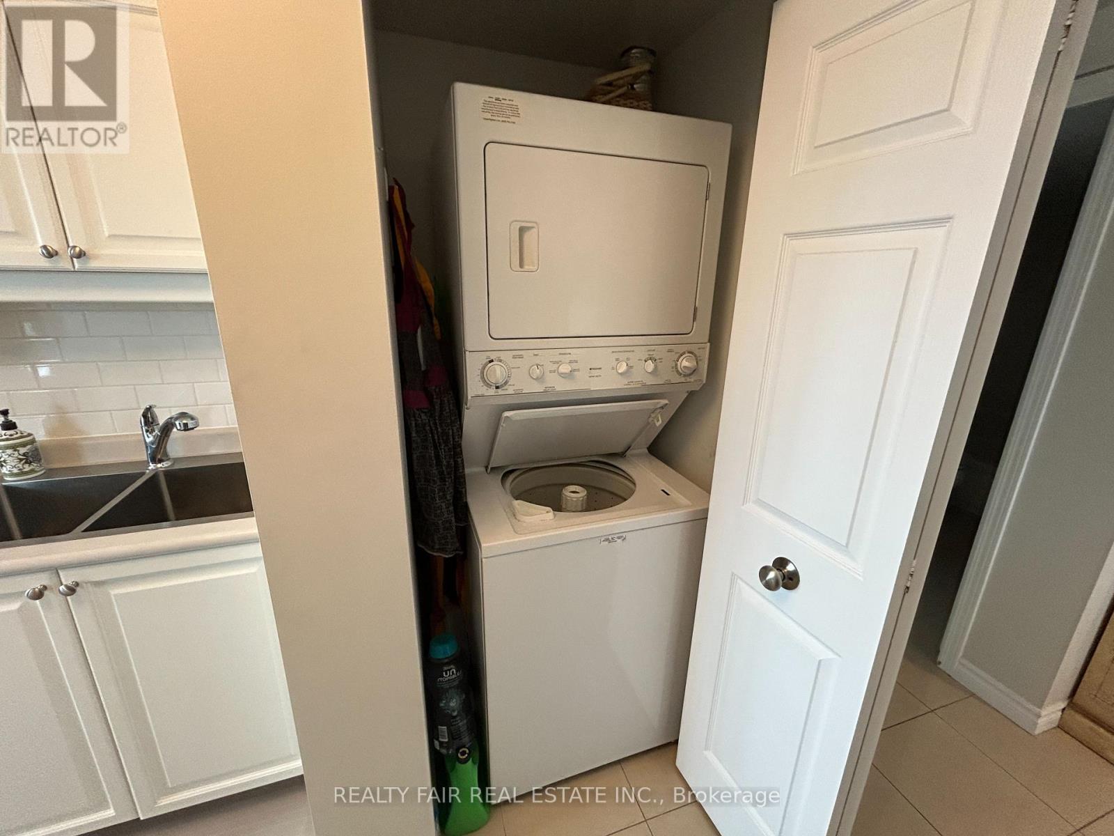 811 - 8 Covington Drive, Toronto, Ontario  M6A 3E5 - Photo 10 - C12188312