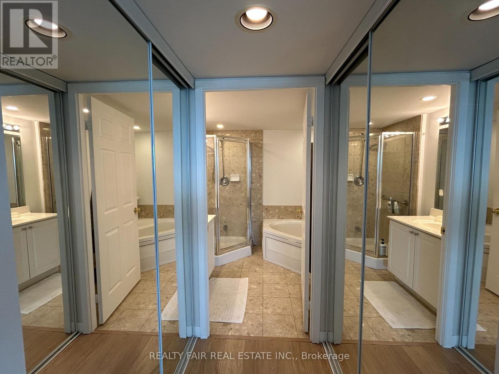 811 - 8 Covington Drive, Toronto (Englemount-Lawrence), Ontario  M6A 3E5 - Photo 14 - C12188312