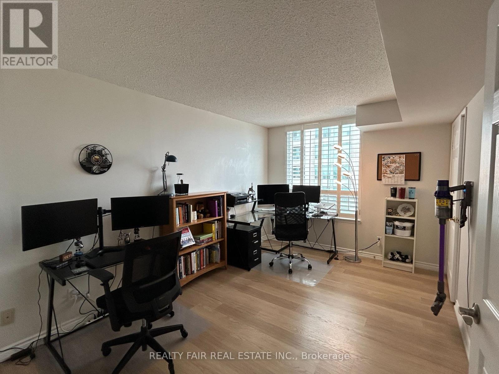 811 - 8 Covington Drive, Toronto, Ontario  M6A 3E5 - Photo 16 - C12188312