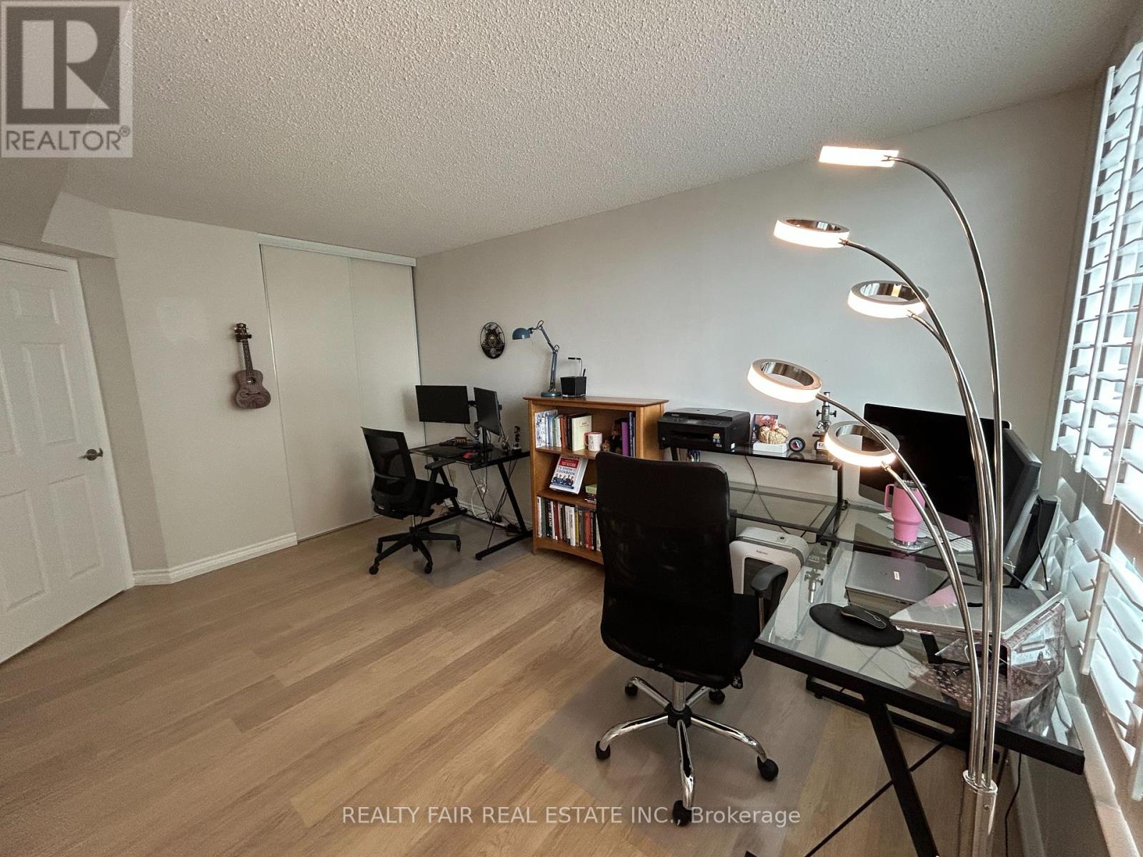811 - 8 Covington Drive, Toronto, Ontario  M6A 3E5 - Photo 17 - C12188312