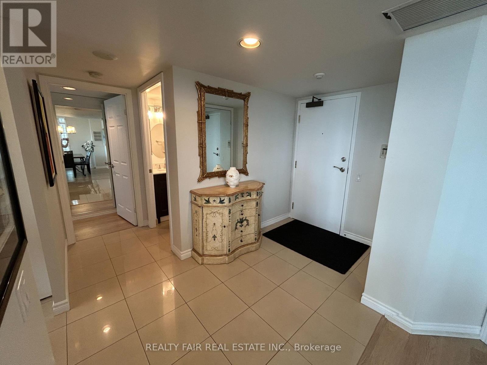 811 - 8 Covington Drive, Toronto, Ontario  M6A 3E5 - Photo 5 - C12188312