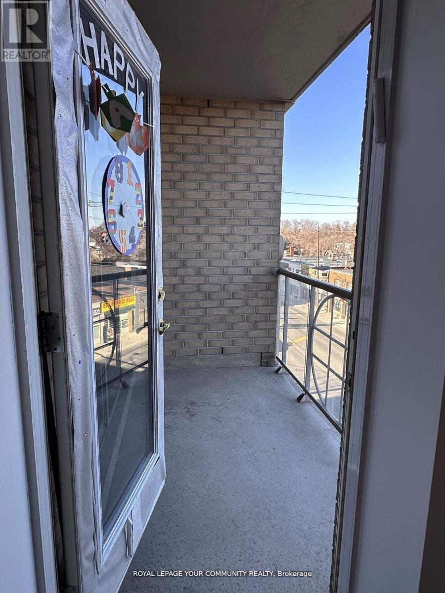 305 - 1 Glen Park Avenue, Toronto, Ontario  M6B 4M5 - Photo 17 - C12188342