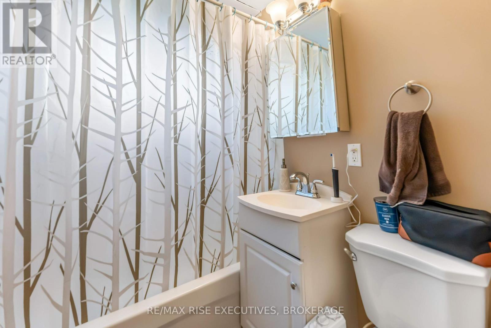 999 Portsmouth Avenue, Kingston, Ontario  K7M 1X2 - Photo 11 - X12188391