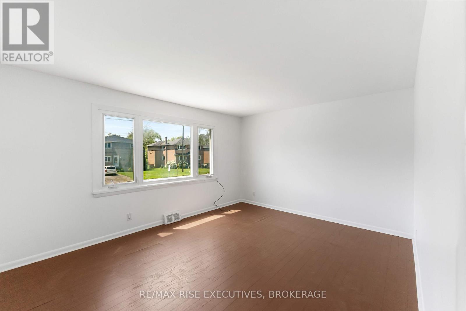 999 Portsmouth Avenue, Kingston, Ontario  K7M 1X2 - Photo 16 - X12188391