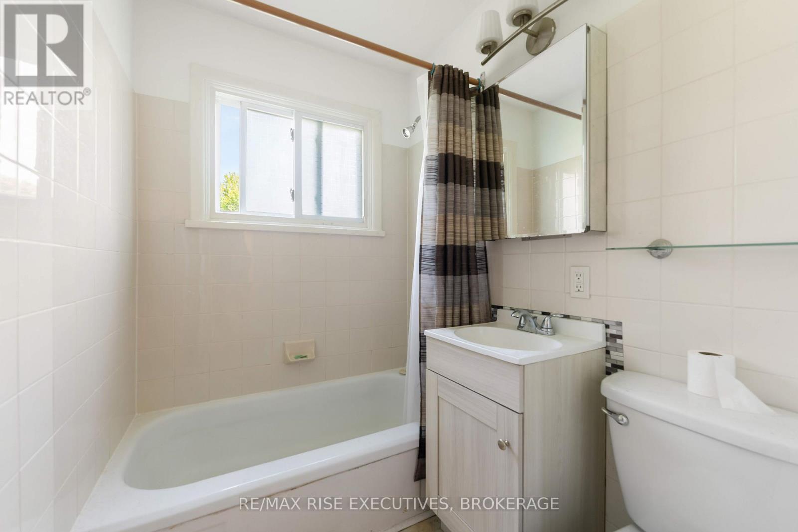 999 Portsmouth Avenue, Kingston, Ontario  K7M 1X2 - Photo 24 - X12188391