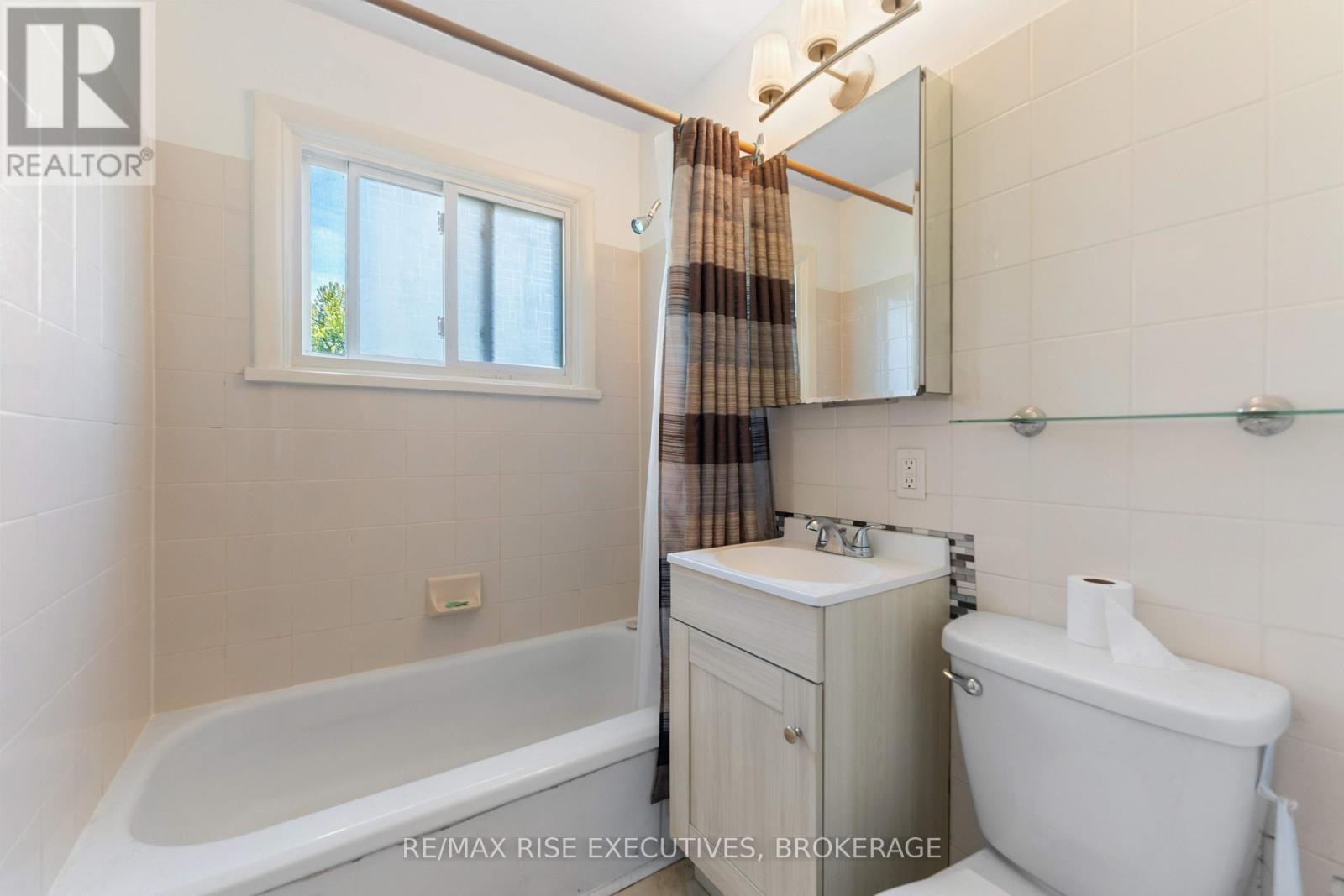 999 Portsmouth Avenue, Kingston, Ontario  K7M 1X2 - Photo 25 - X12188391