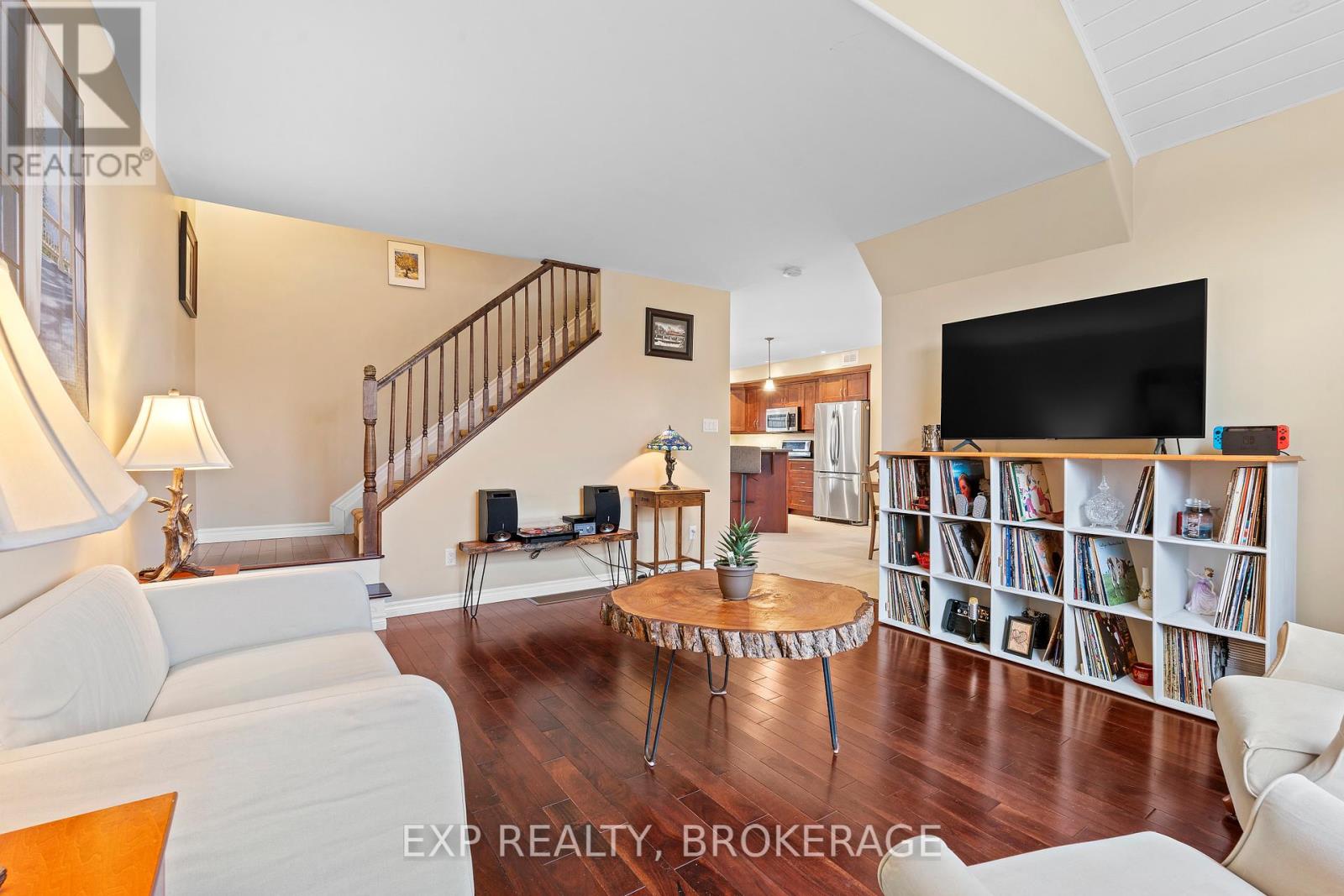 66 King Street, Rideau Lakes, Ontario  K0E 1G0 - Photo 10 - X12188469