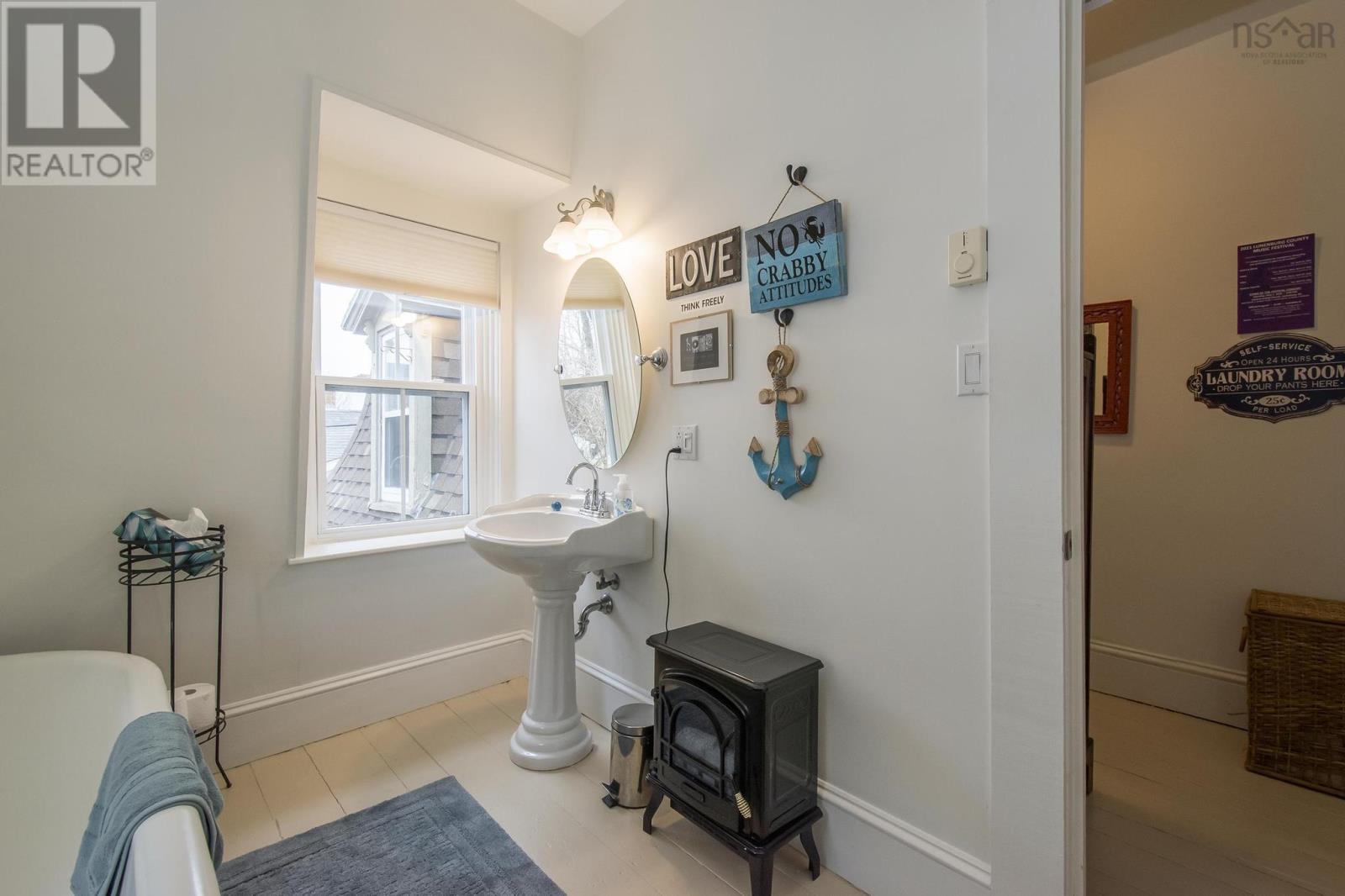 51 Fox Street, Lunenburg, Nova Scotia  B0J 2C0 - Photo 36 - 202504356