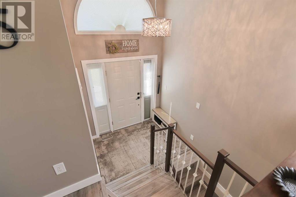 Property at 319 Cougar Way N image 4