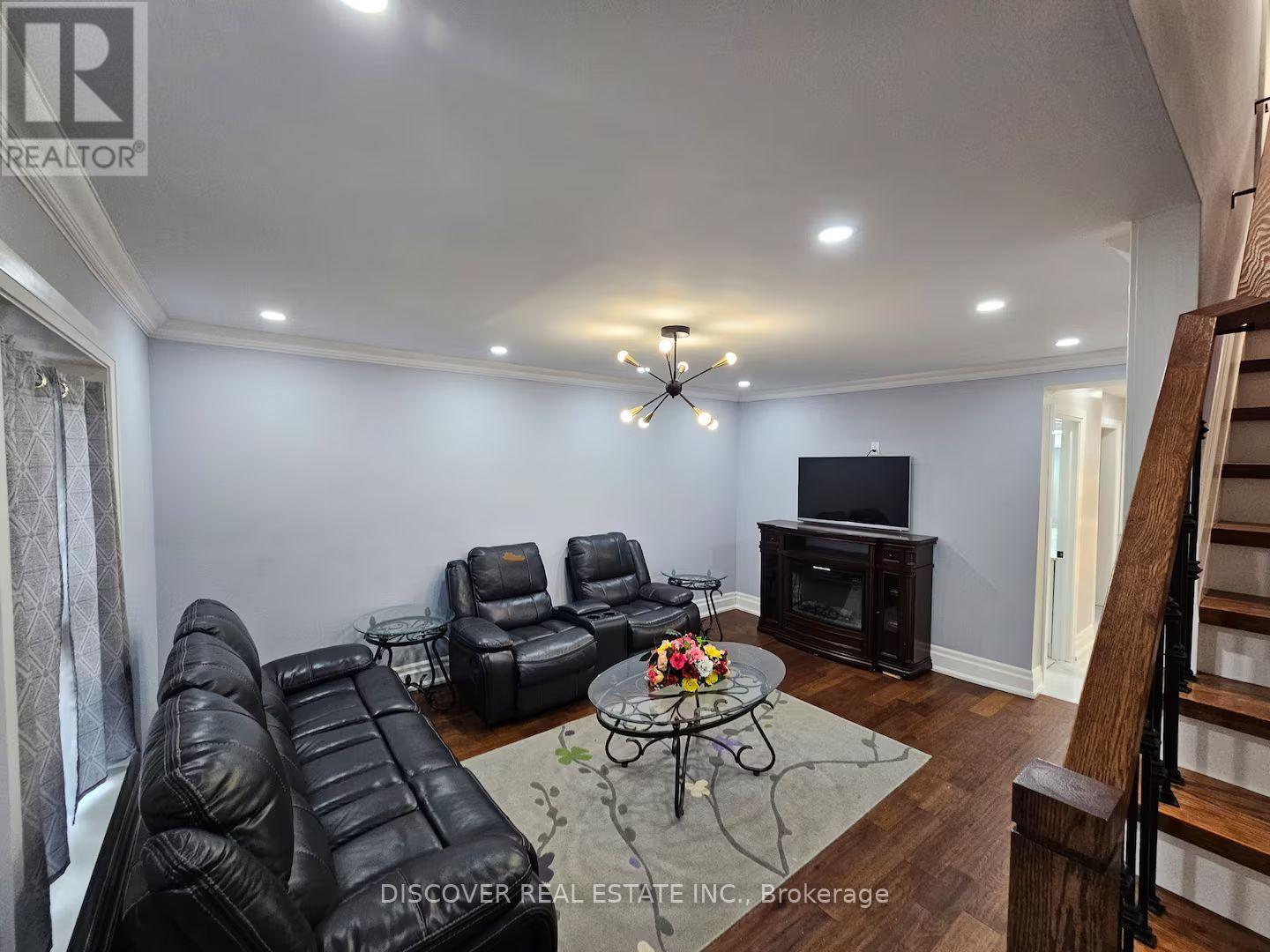 19 York Street, Ajax, Ontario  L1S 1S7 - Photo 13 - E12188323