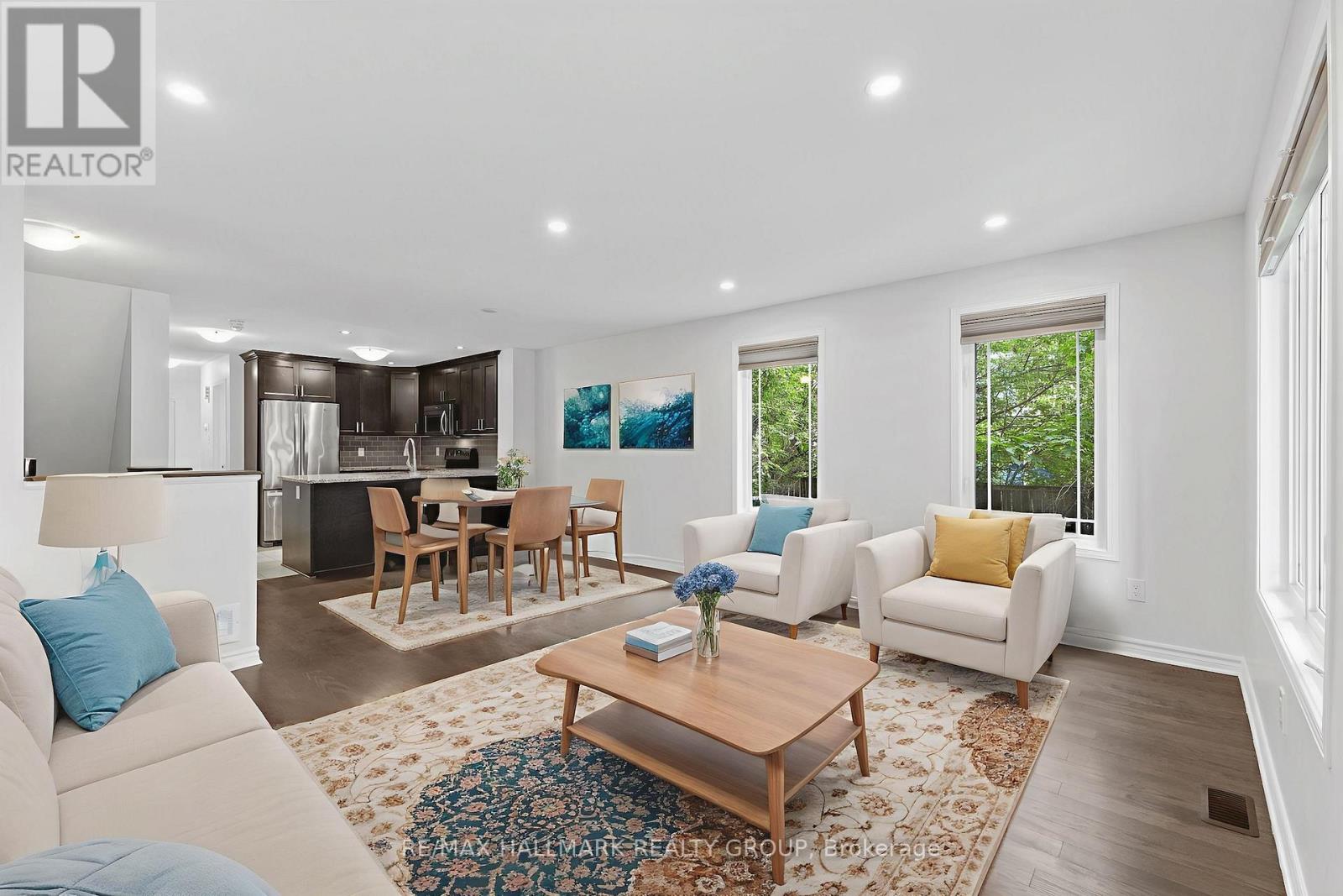 648 Danaca Private, Ottawa, Ontario  K1K 2V7 - Photo 12 - X12188445