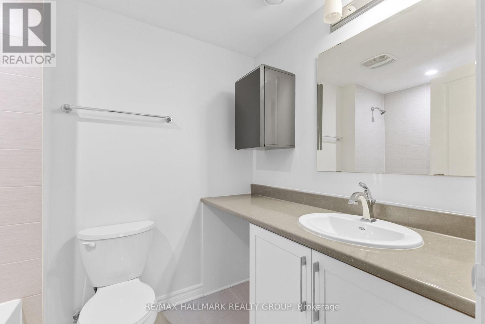 648 Danaca Private, Ottawa, Ontario  K1K 2V7 - Photo 23 - X12188445