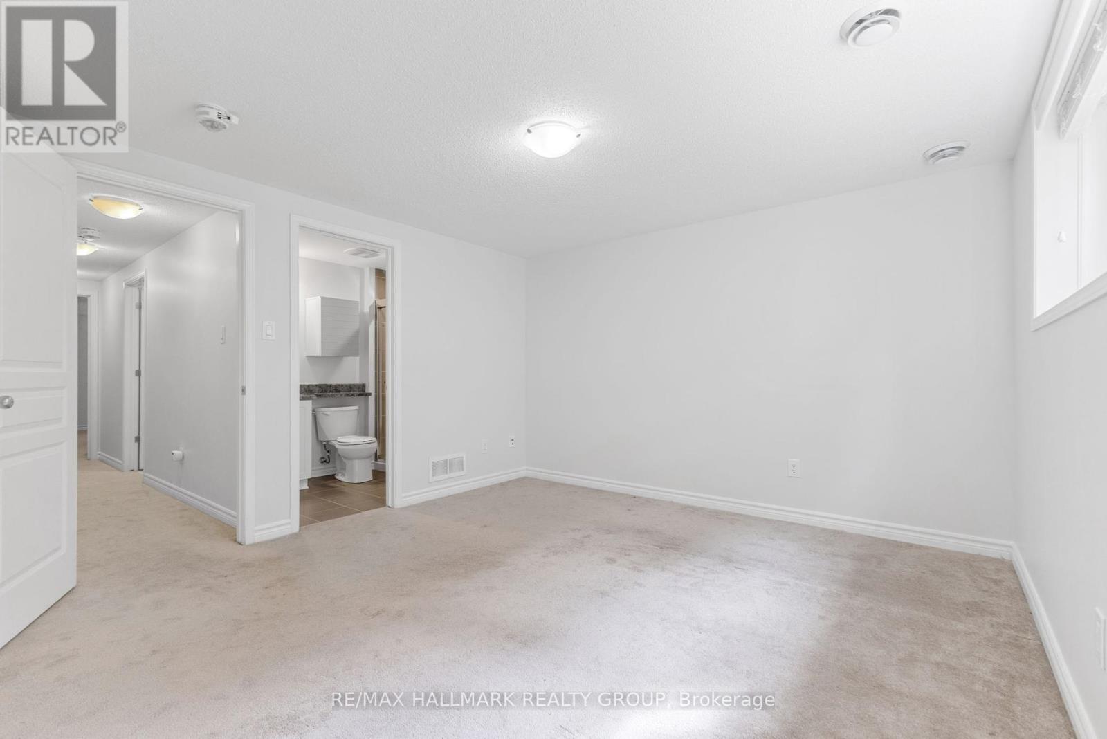 648 Danaca Private, Ottawa, Ontario  K1K 2V7 - Photo 27 - X12188445