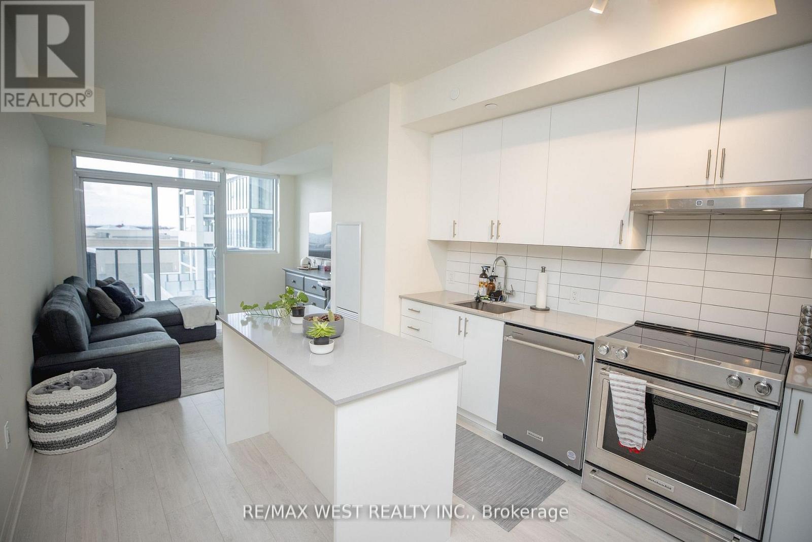 406 - 9000 Jane Street, Vaughan, Ontario  L4K 0M6 - Photo 13 - N12187499