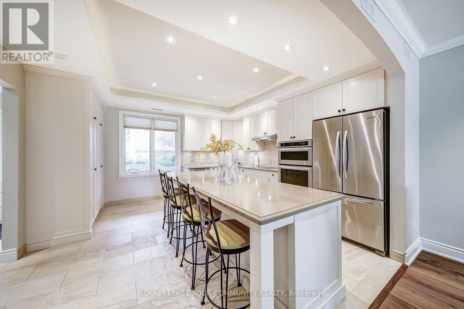 333 Tree Tops Lane, Aurora (Aurora Estates), Ontario  L4G 0L5 - Photo 10 - N12188316