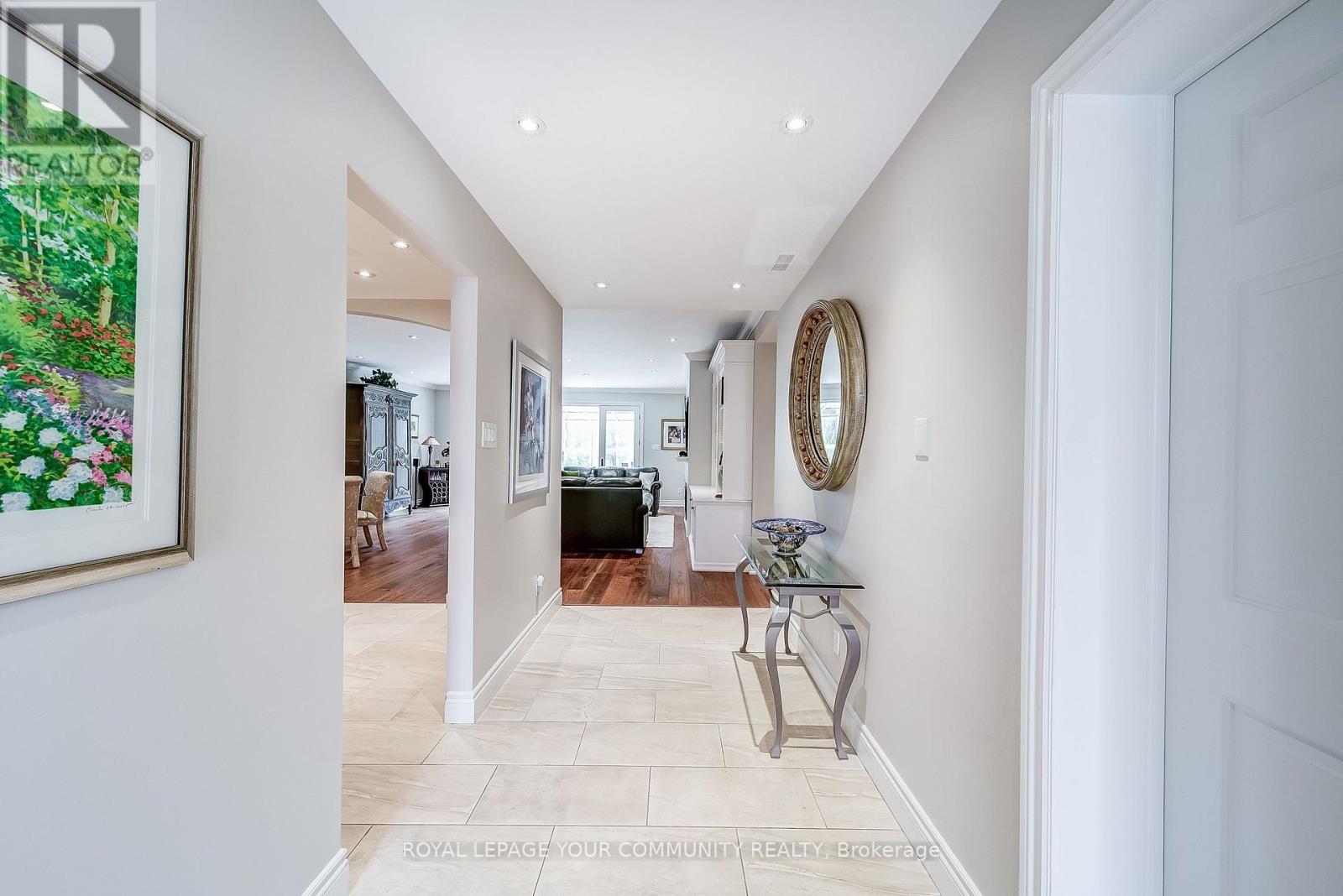 333 Tree Tops Lane, Aurora (Aurora Estates), Ontario  L4G 0L5 - Photo 6 - N12188316
