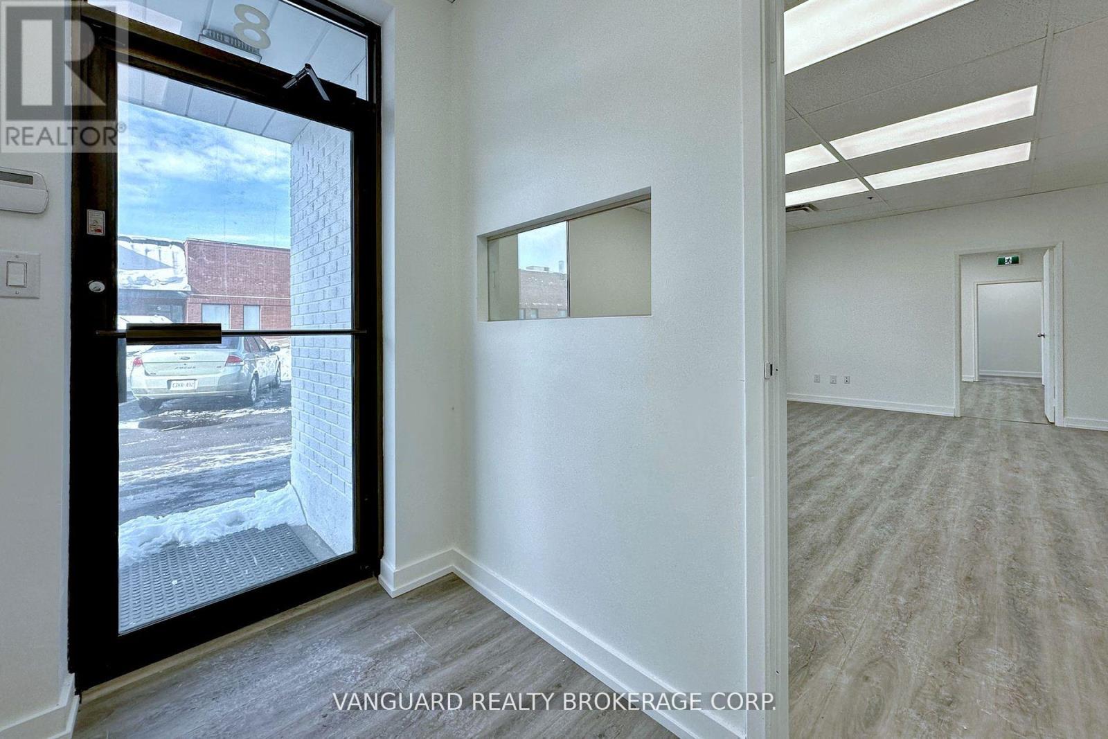 8-9 - 132 Jardin Drive, Vaughan (Concord), Ontario  L4K 1X9 - Photo 6 - N12188356