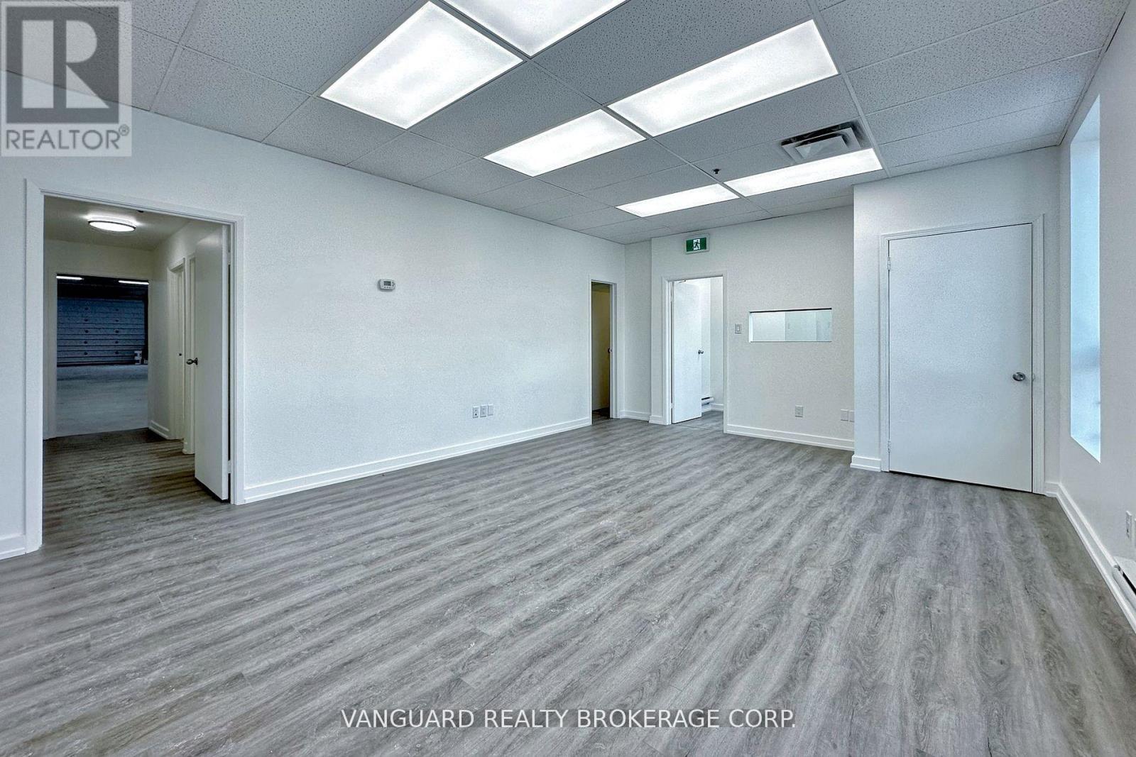 8-9 - 132 Jardin Drive, Vaughan (Concord), Ontario  L4K 1X9 - Photo 8 - N12188356