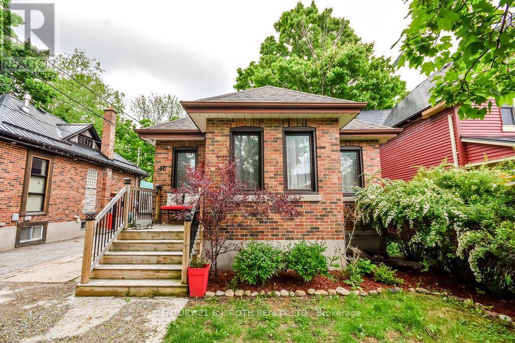 15 THOMSON STREET, barrie (queen's park), Ontario