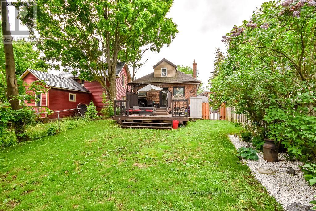 15 Thomson Street, Barrie (Queen's Park), Ontario  L4N 1X4 - Photo 25 - S12188354