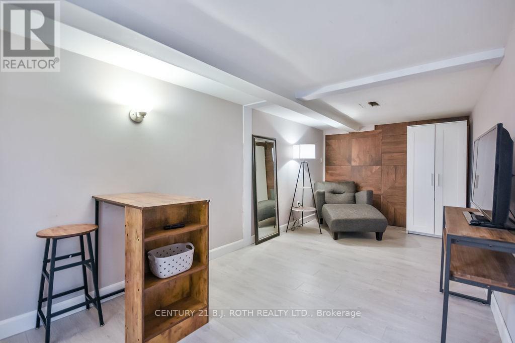 15 Thomson Street, Barrie (Queen's Park), Ontario  L4N 1X4 - Photo 28 - S12188354