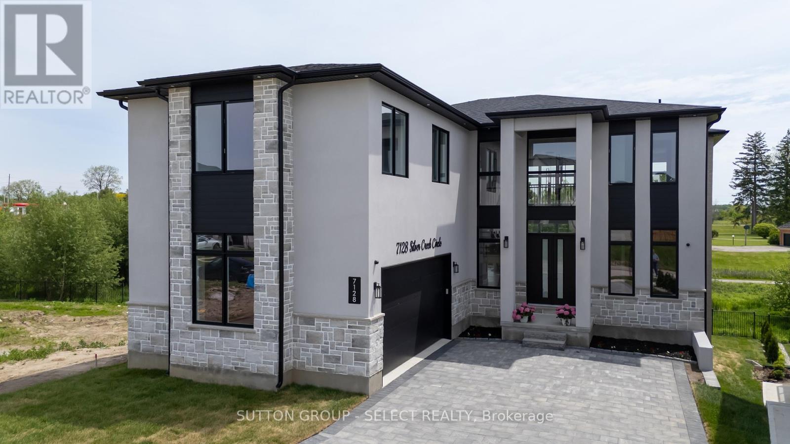 7128 Silver Creek Circle, London South (South V), Ontario  N6P 0G9 - Photo 2 - X12163960