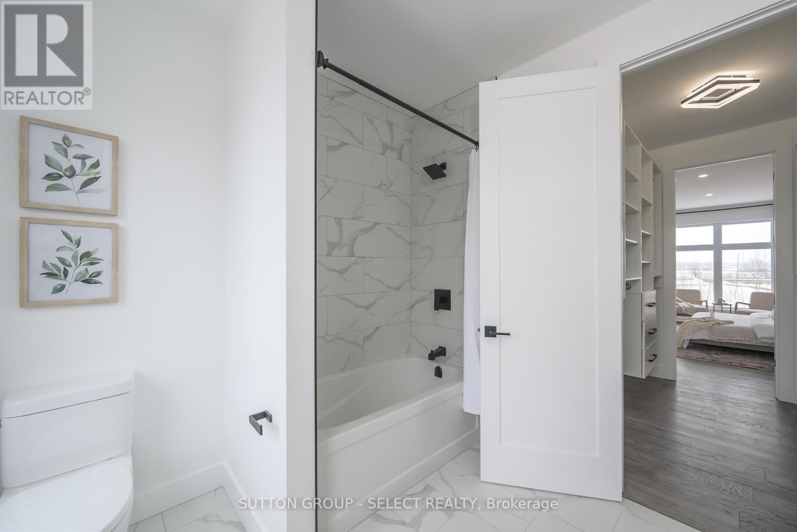 7128 Silver Creek Circle, London South (South V), Ontario  N6P 0G9 - Photo 33 - X12163960
