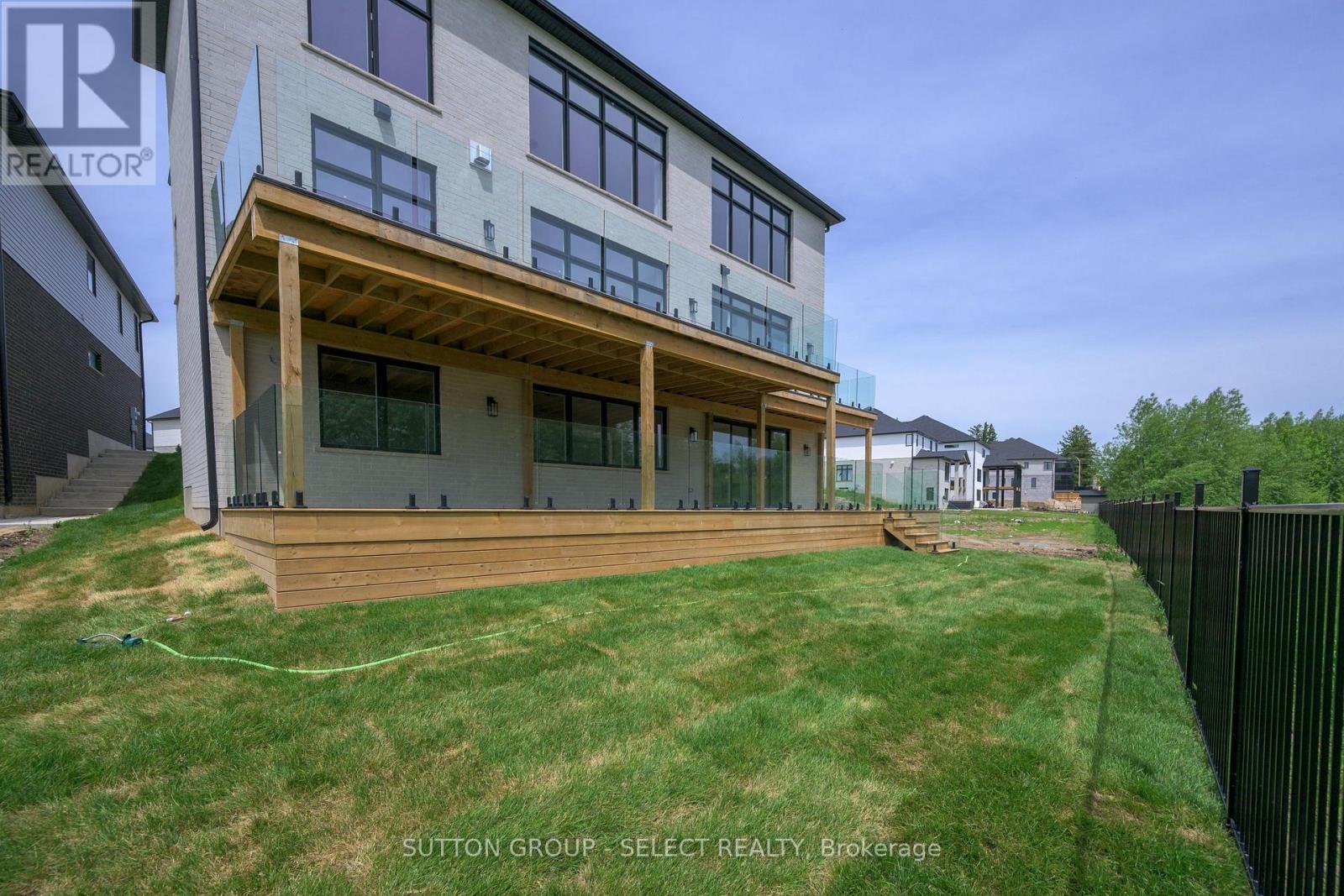 7128 Silver Creek Circle, London South (South V), Ontario  N6P 0G9 - Photo 42 - X12163960