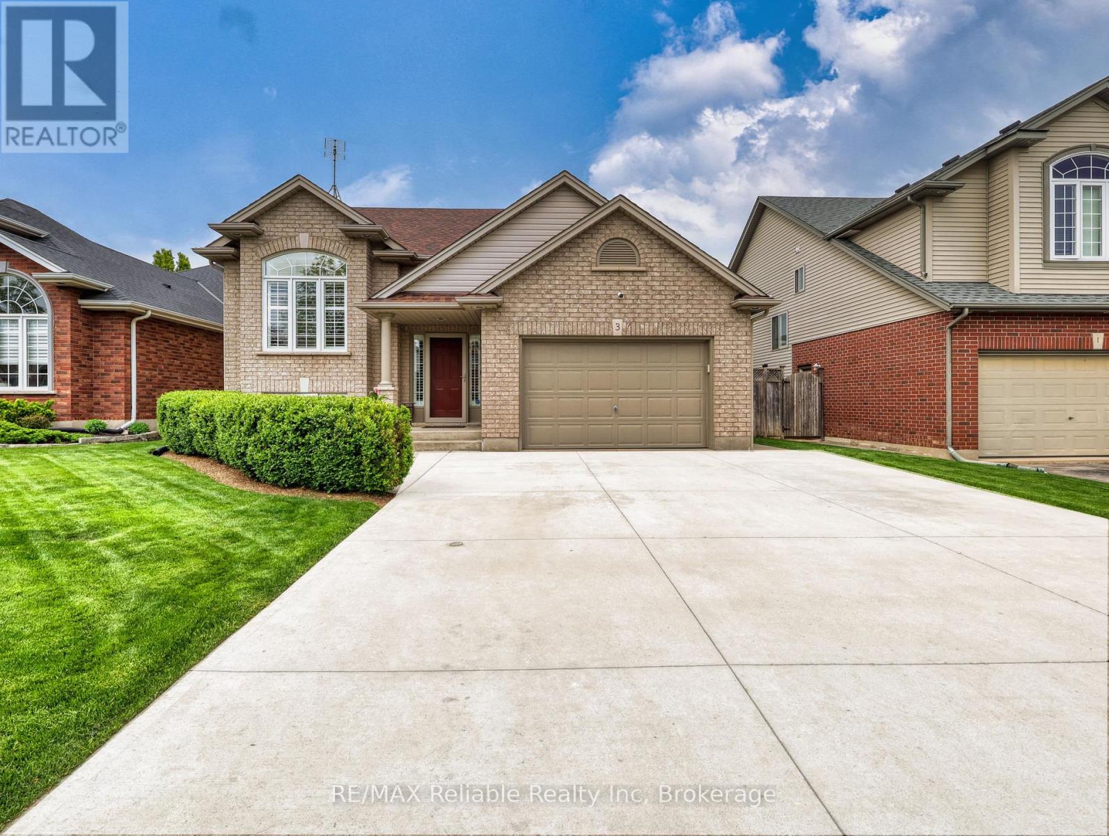 3 Montrose Street, St. Catharines, Ontario L2S 4A6 - Photo 2 - X12188401