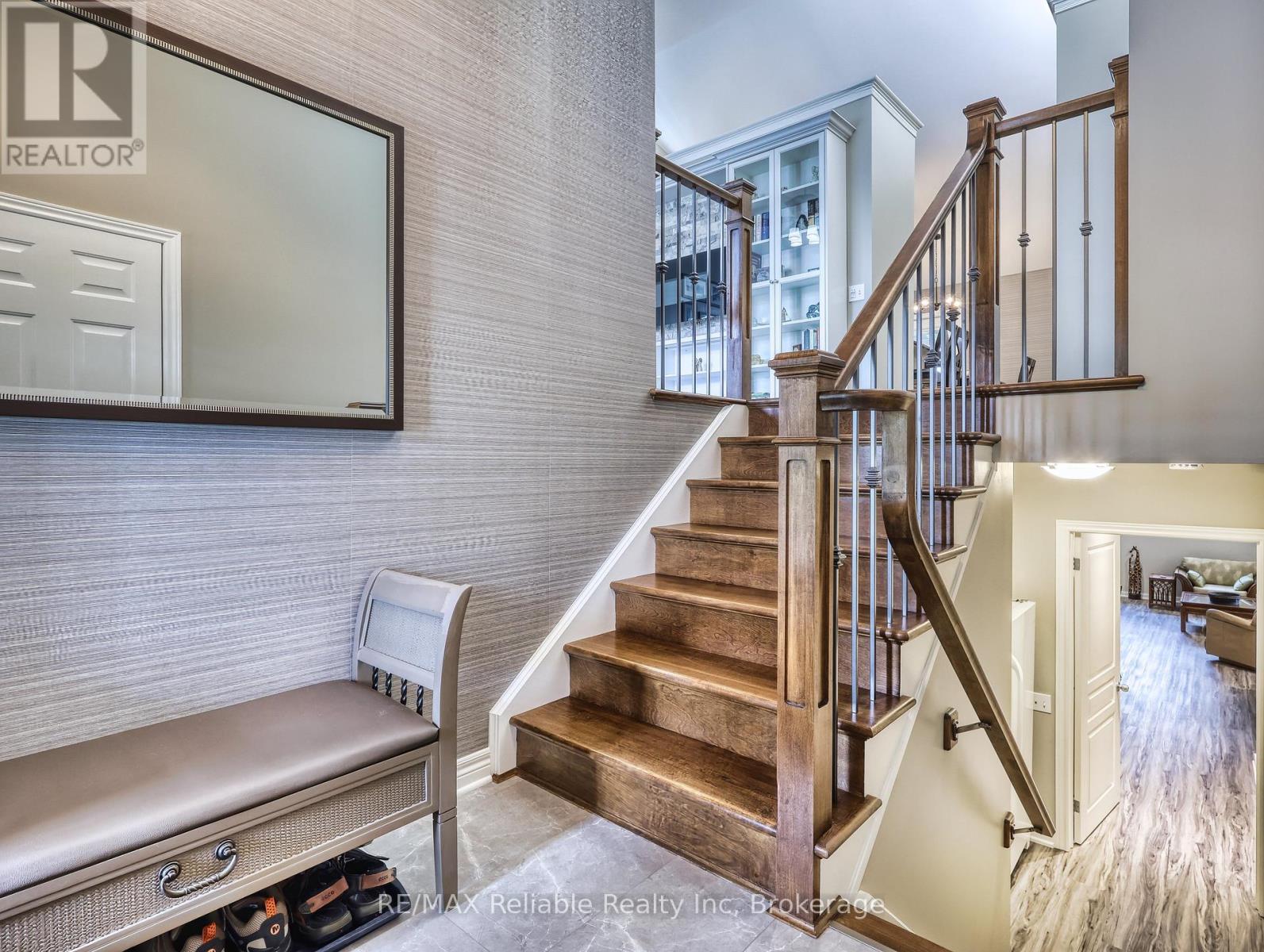 3 Montrose Street, St. Catharines, Ontario L2S 4A6 - Photo 3 - X12188401