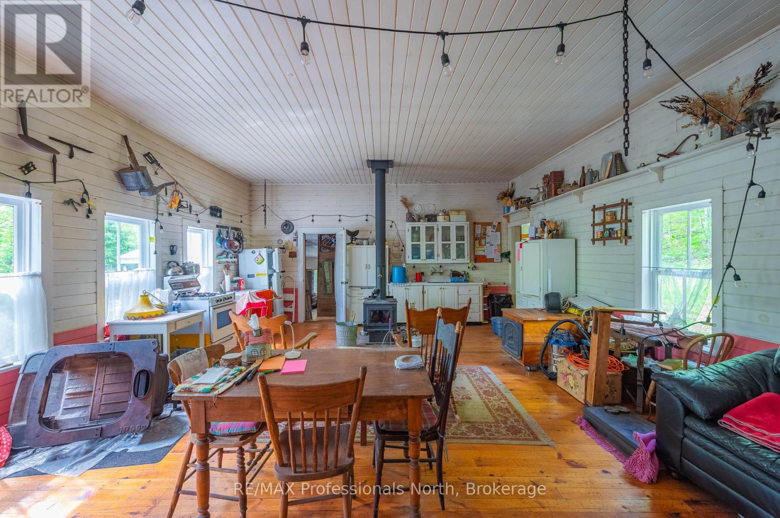 1005 Learners Lane, Minden Hills (Lutterworth), Ontario  K0M 2K0 - Photo 10 - X12188433