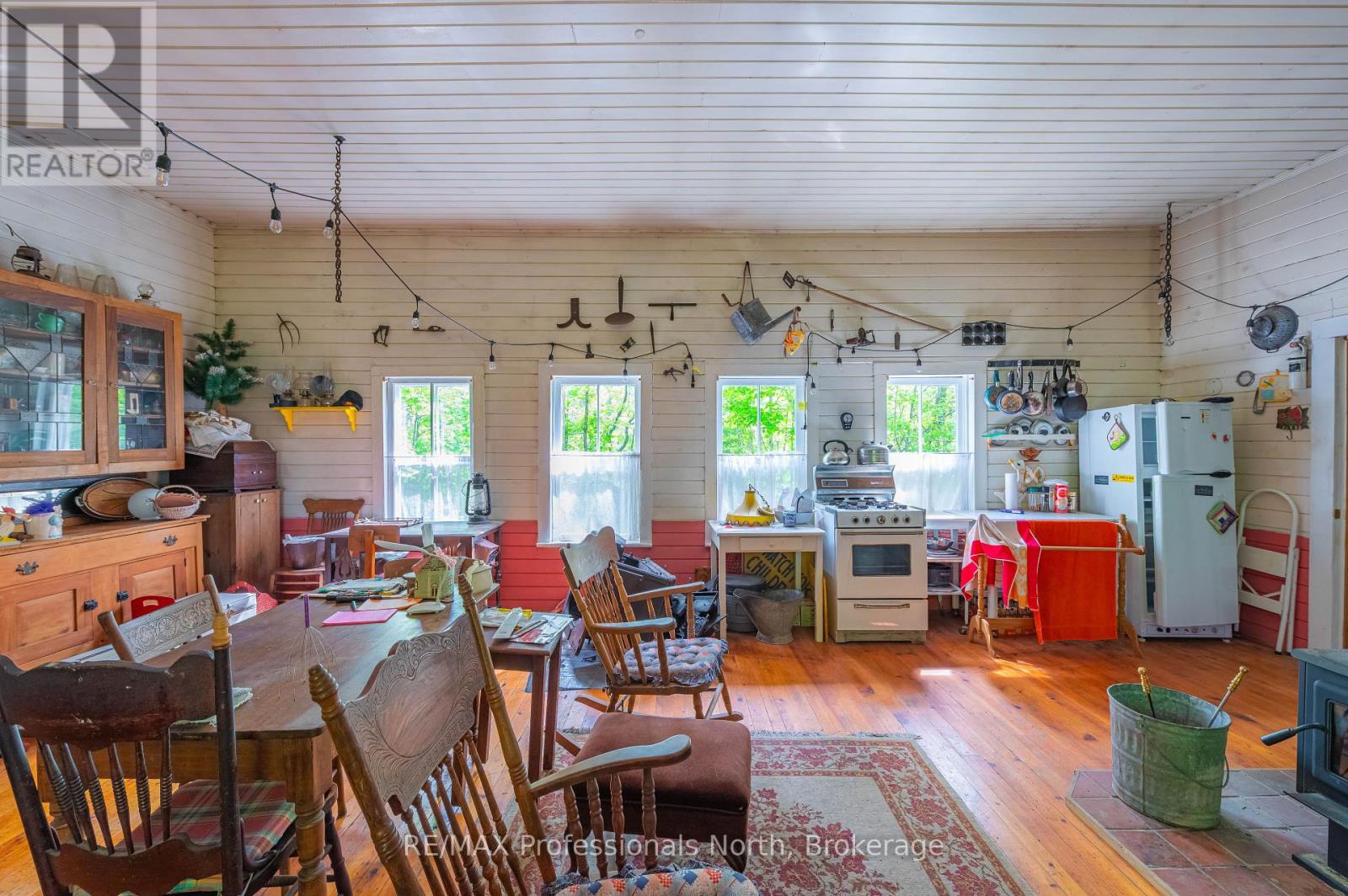 1005 Learners Lane, Minden Hills (Lutterworth), Ontario  K0M 2K0 - Photo 11 - X12188433