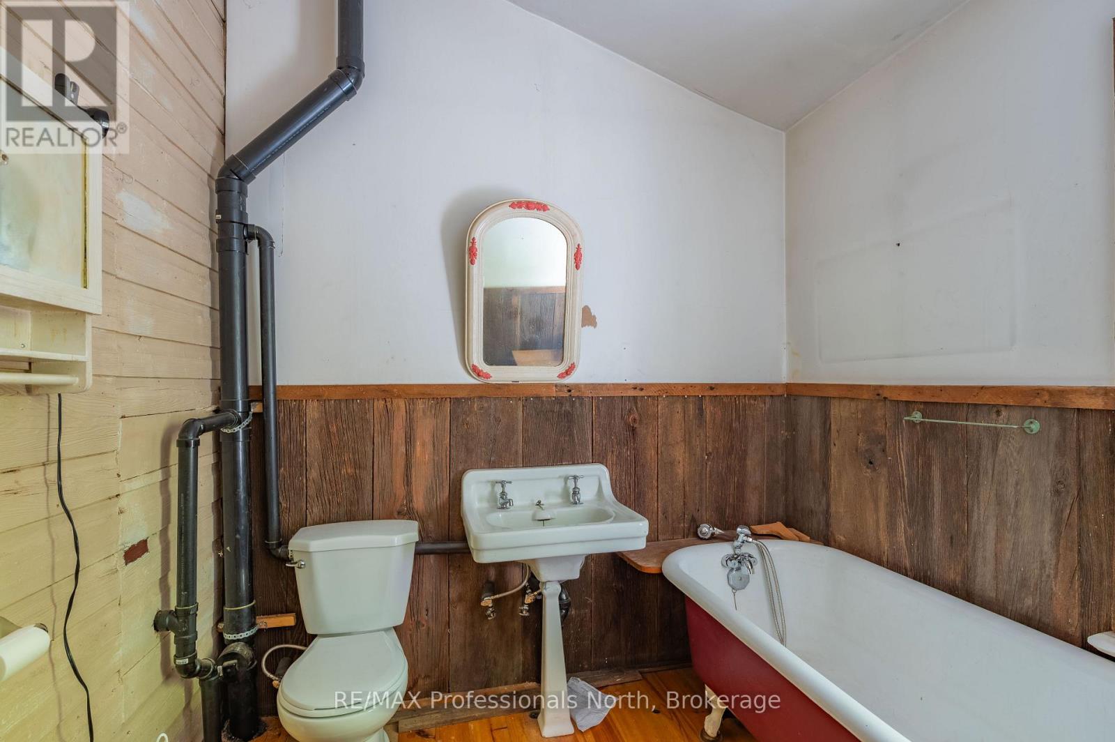 1005 Learners Lane, Minden Hills, Ontario  K0M 2K0 - Photo 17 - X12188433