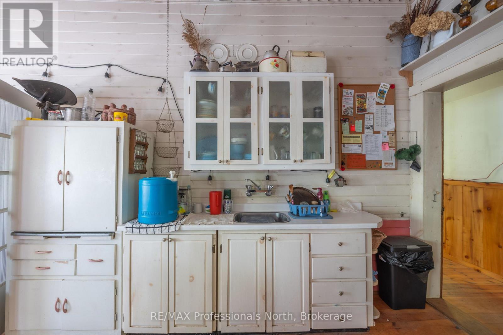 1005 Learners Lane, Minden Hills (Lutterworth), Ontario  K0M 2K0 - Photo 6 - X12188433