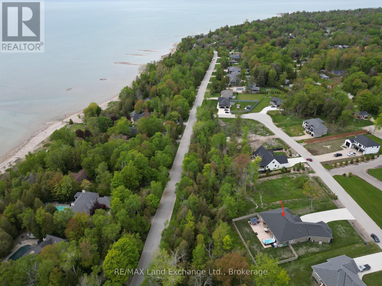 12 Sunset Place, Huron-Kinloss, Ontario  N2Z 0G6 - Photo 44 - X12188584