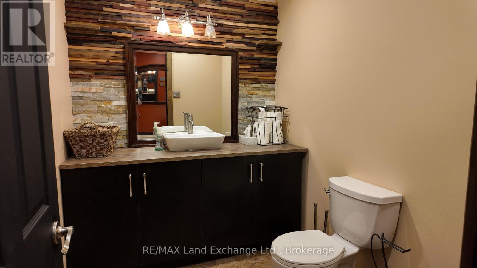 278 Lambton Street, Kincardine, Ontario  N2Z 2Y1 - Photo 8 - X12188585