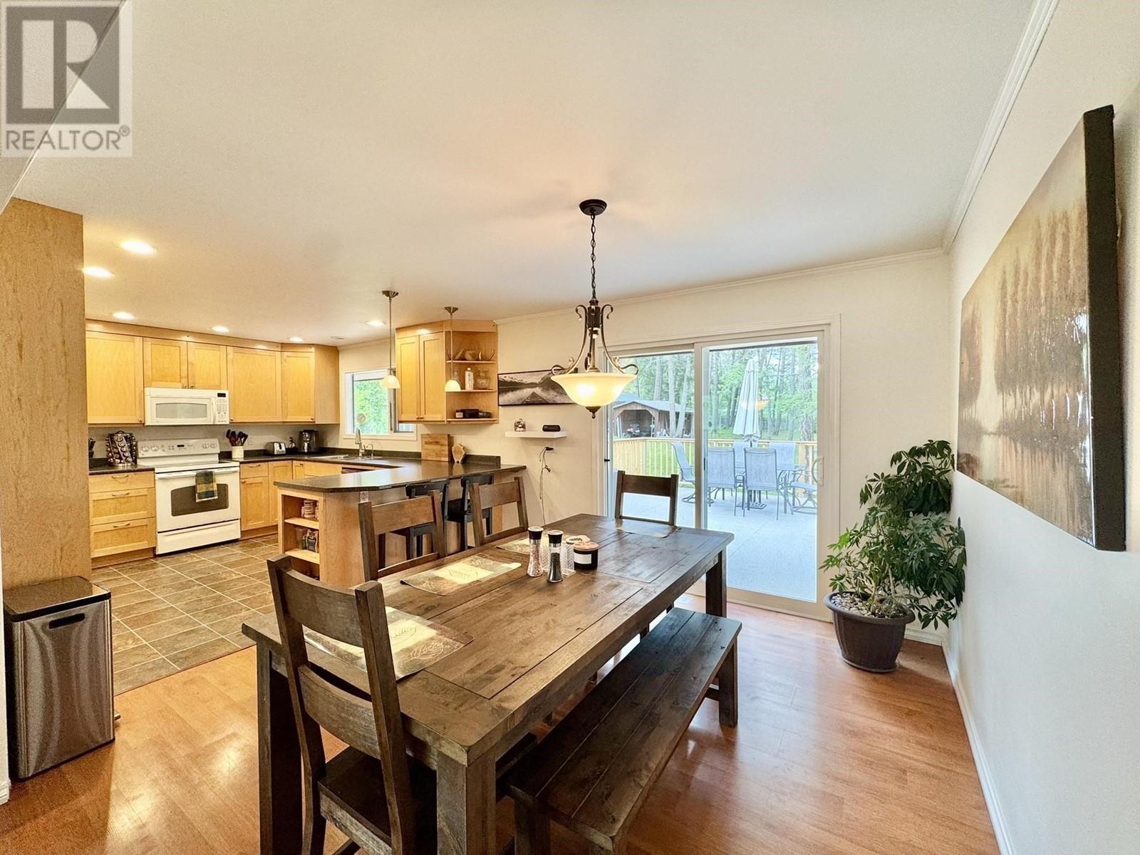 5023 Block Drive, 108 Mile Ranch, British Columbia  V0K 2Z0 - Photo 13 - R3009590