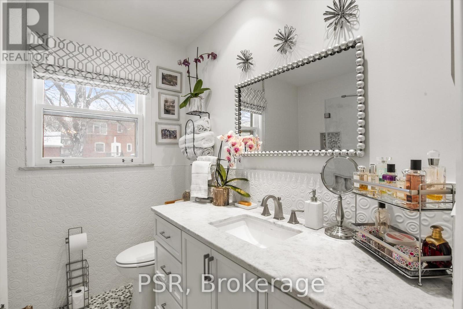 70 Ridelle Avenue, Toronto (Forest Hill North), Ontario  M6B 1J3 - Photo 17 - C12188430