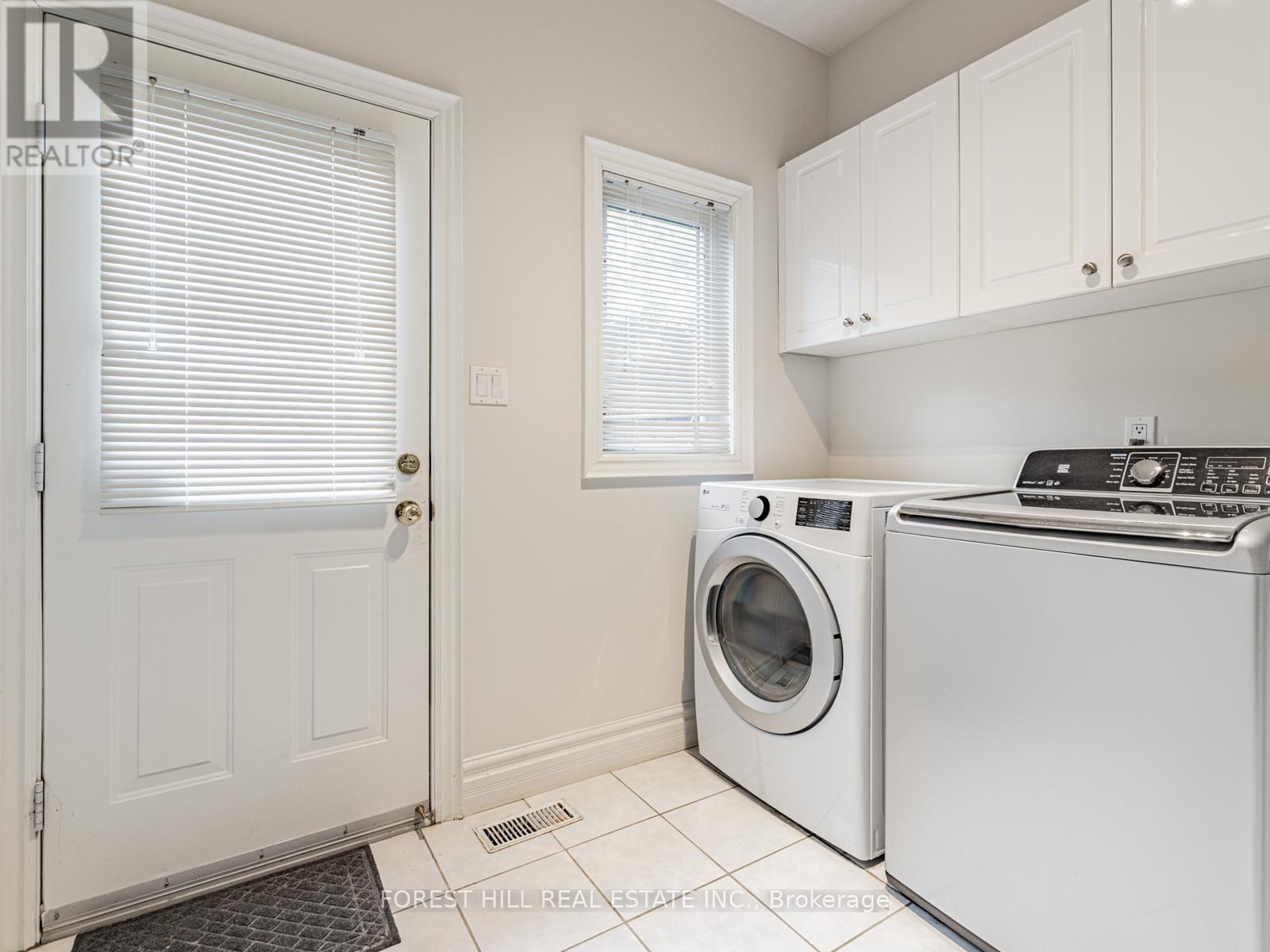 211 Byng Avenue, Toronto, Ontario  M2N 4L2 - Photo 10 - C12188449