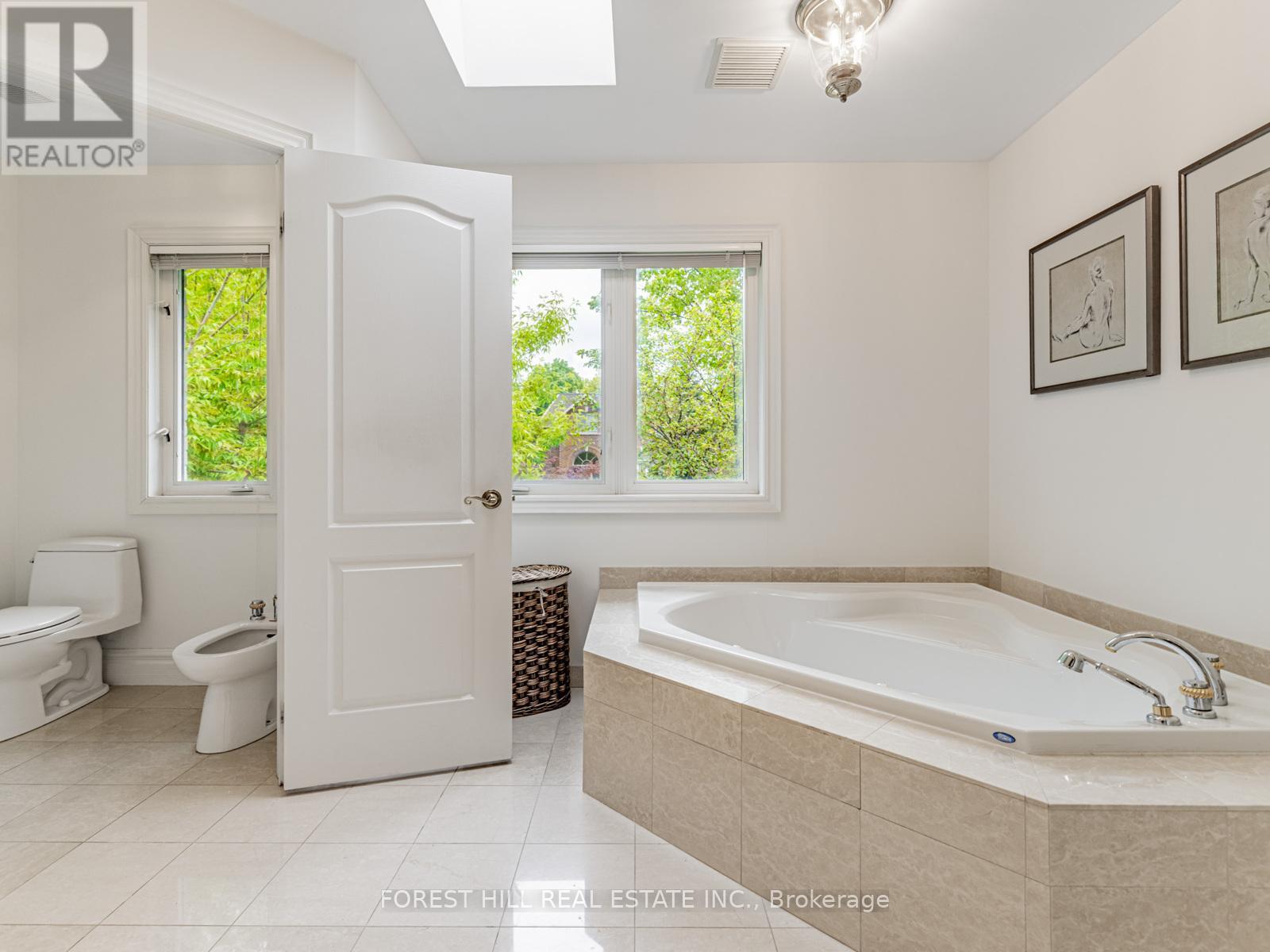 211 Byng Avenue, Toronto, Ontario  M2N 4L2 - Photo 19 - C12188449