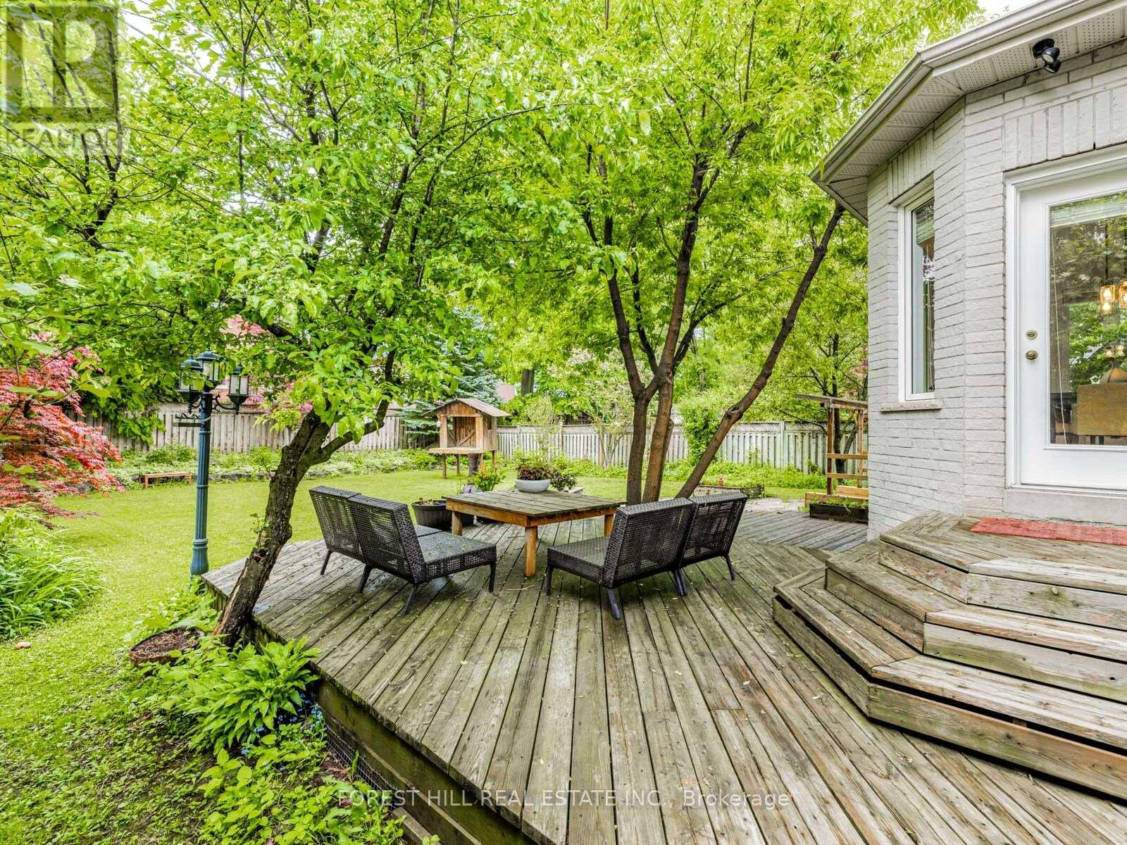 211 Byng Avenue, Toronto, Ontario  M2N 4L2 - Photo 30 - C12188449