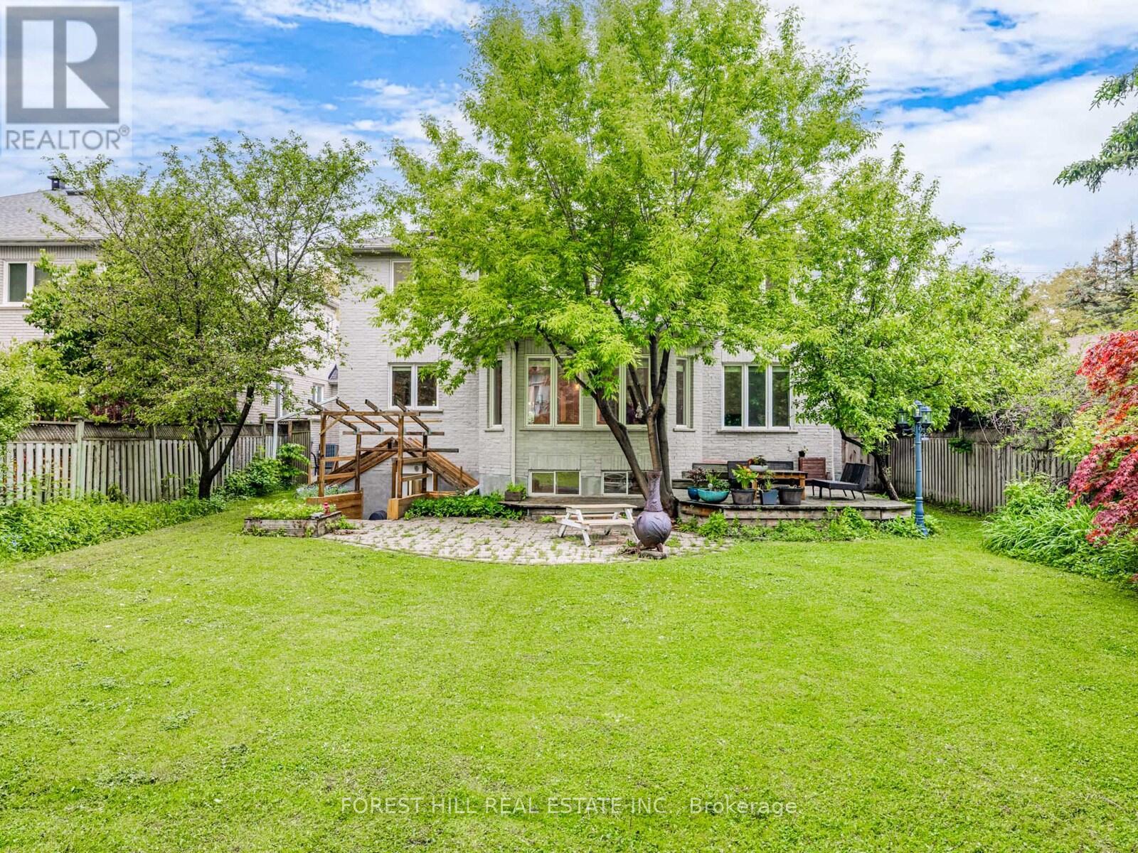 211 Byng Avenue, Toronto, Ontario  M2N 4L2 - Photo 34 - C12188449