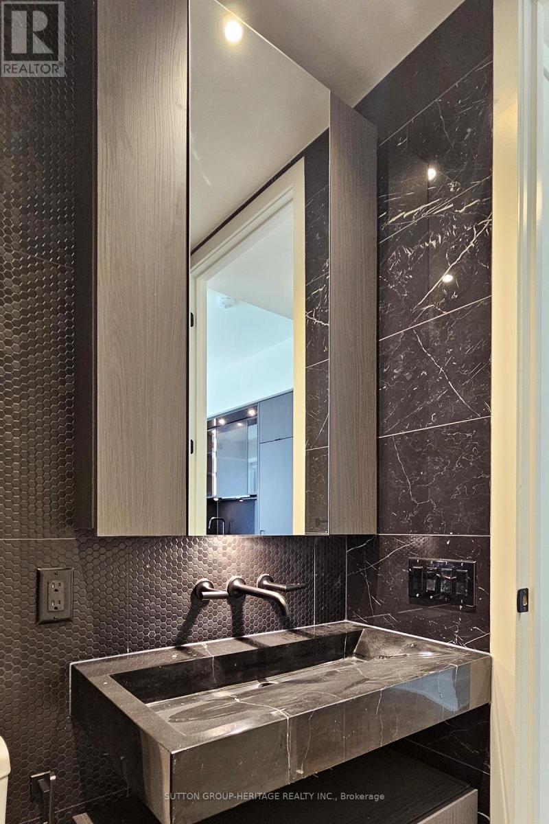 4507 - 11 Yorkville Avenue, Toronto, Ontario  M4W 0B7 - Photo 14 - C12188553