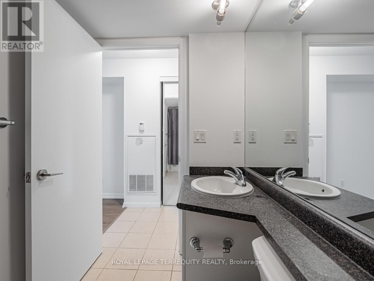 658 - 209 Fort York Boulevard, Toronto, Ontario  M5V 4A1 - Photo 11 - C12188560